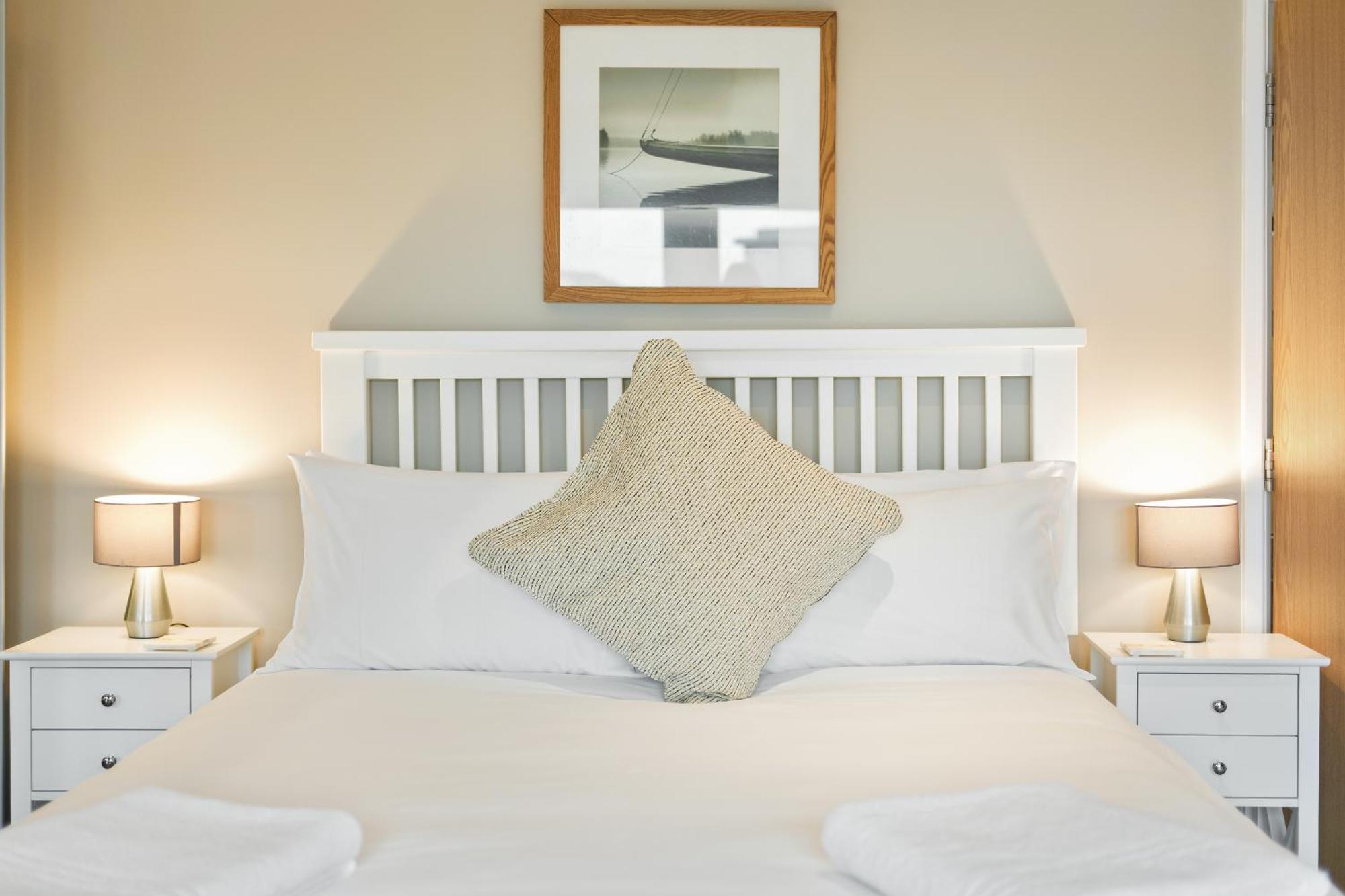 본머스 Westcliff Penthouse With Sea Views And Balcony 아파트 외부 사진
